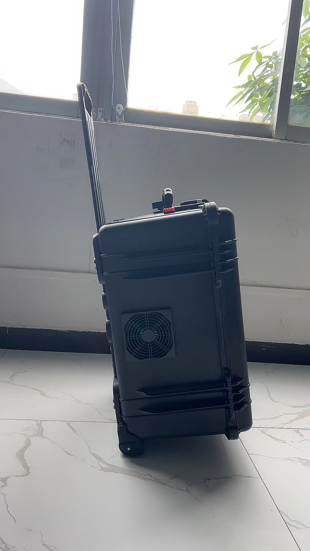 博罗手拉箱型移动通信干扰器